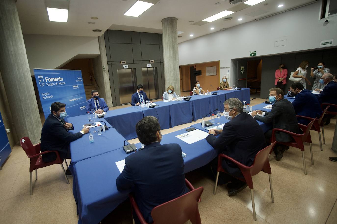 Fotos: Miras presenta un plan con 77 millones de euros «para dar una solución a las inundaciones»