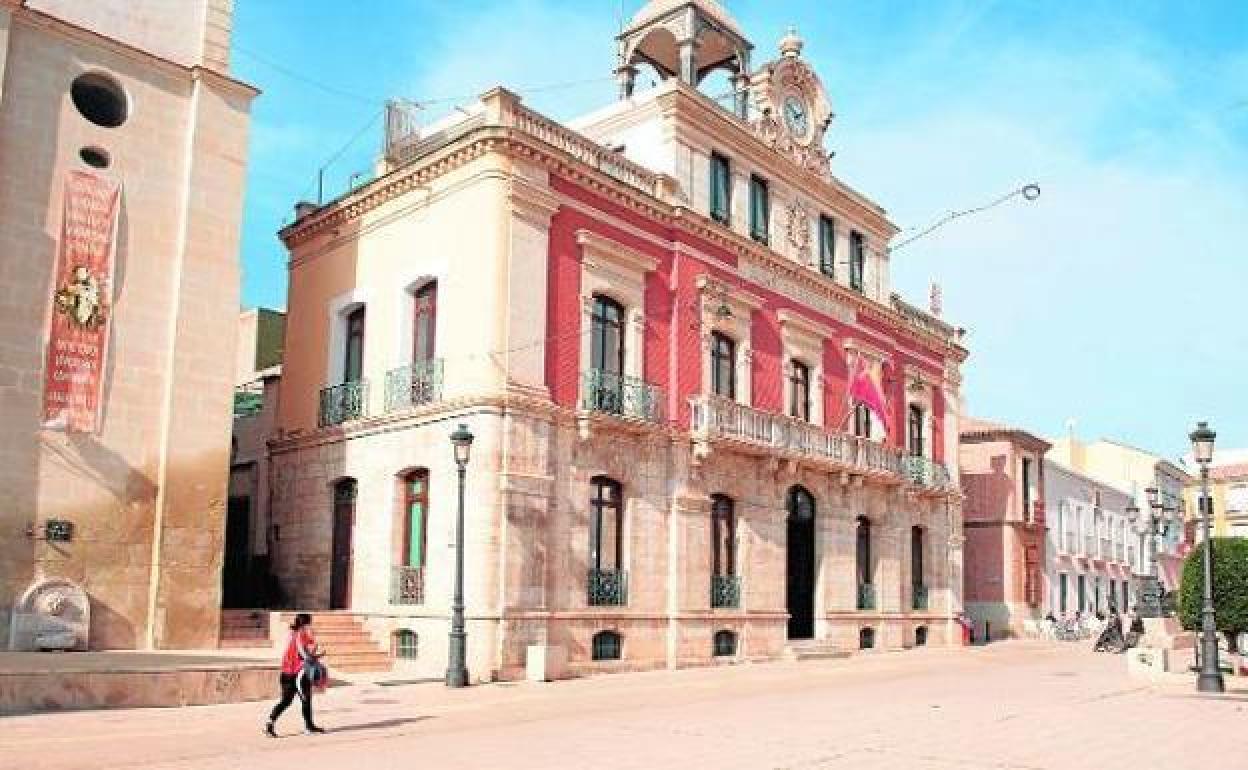 La plaza del Ayuntamiento de Mazarrón en una foto de archivo.