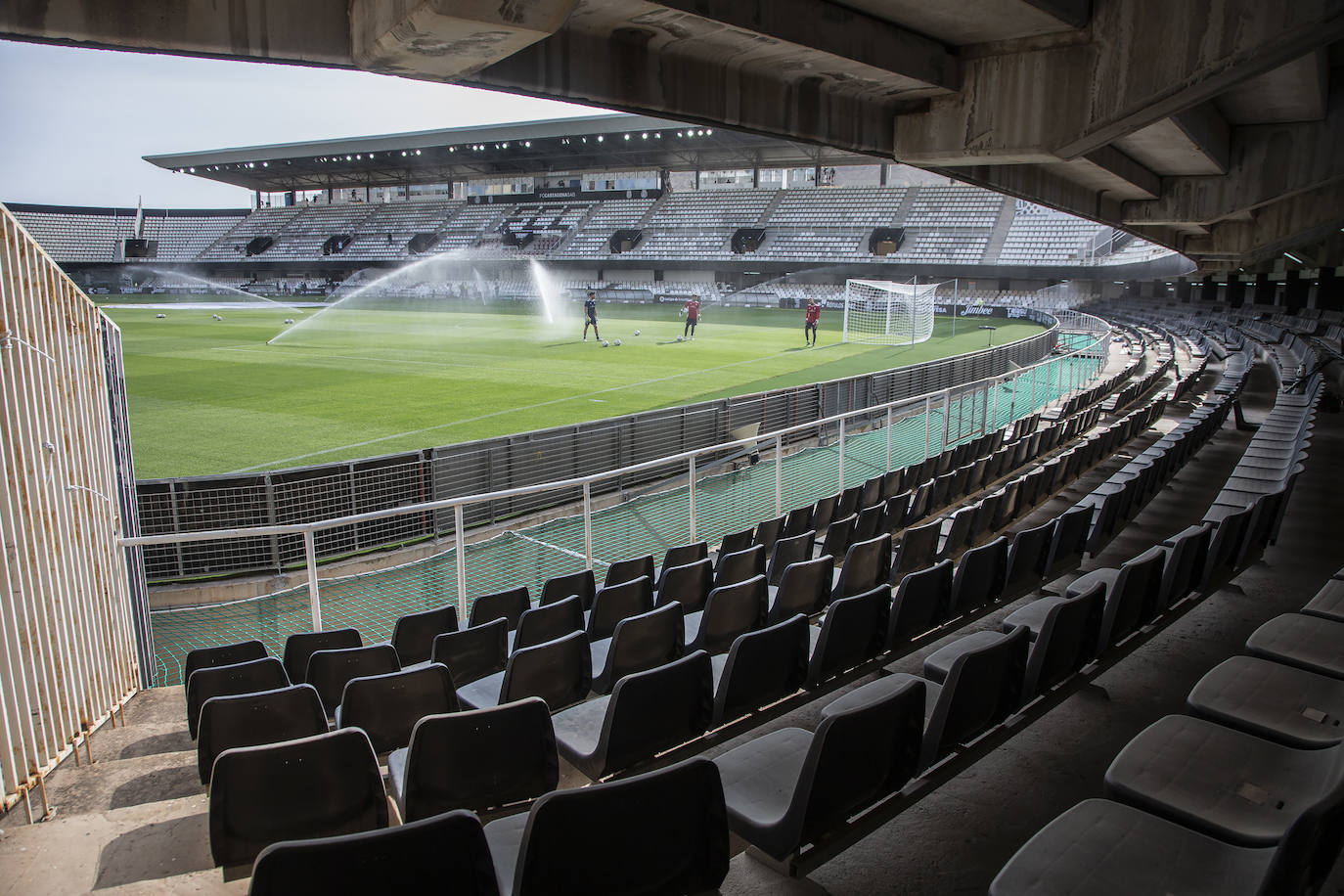 Fotos: Primer disgusto para un Efesé demasiado verde
