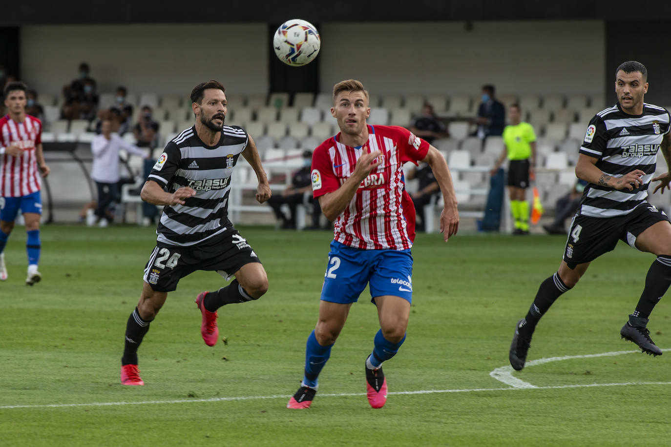 Fotos: Primer disgusto para un Efesé demasiado verde