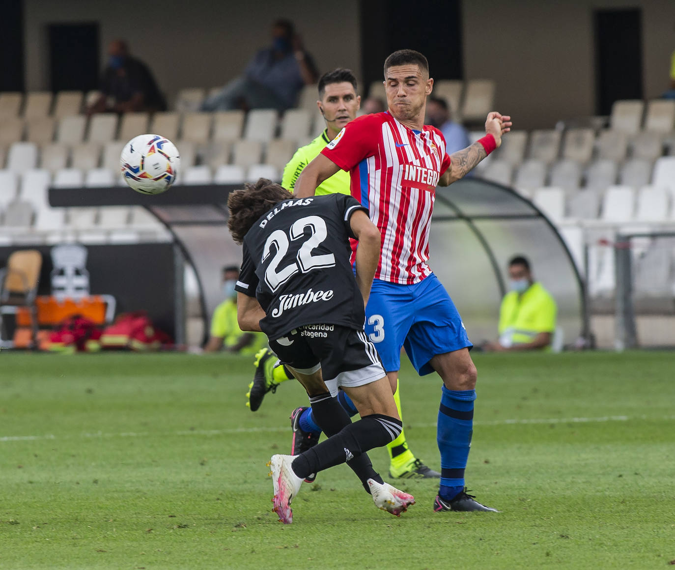 Fotos: Primer disgusto para un Efesé demasiado verde