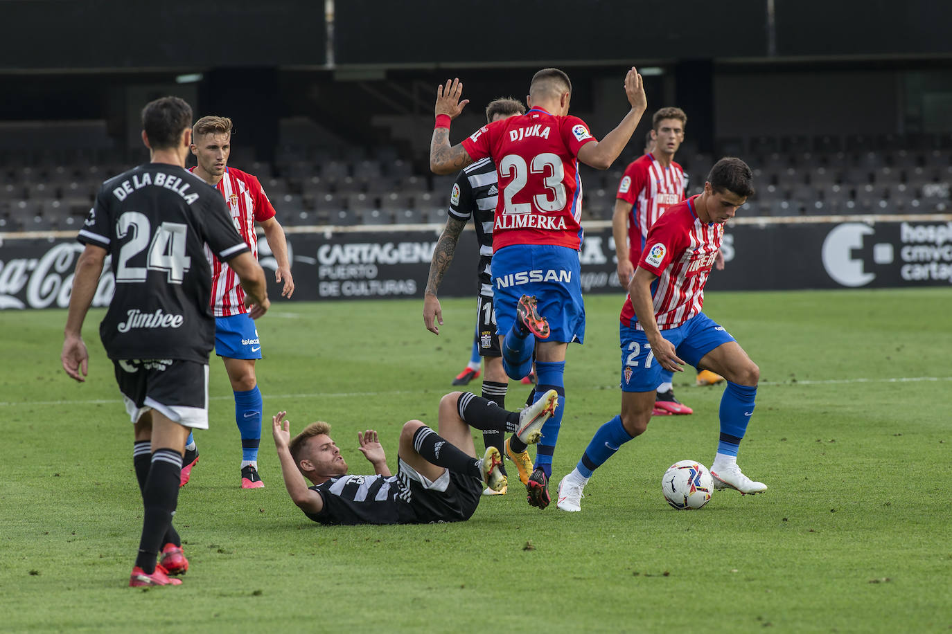 Fotos: Primer disgusto para un Efesé demasiado verde