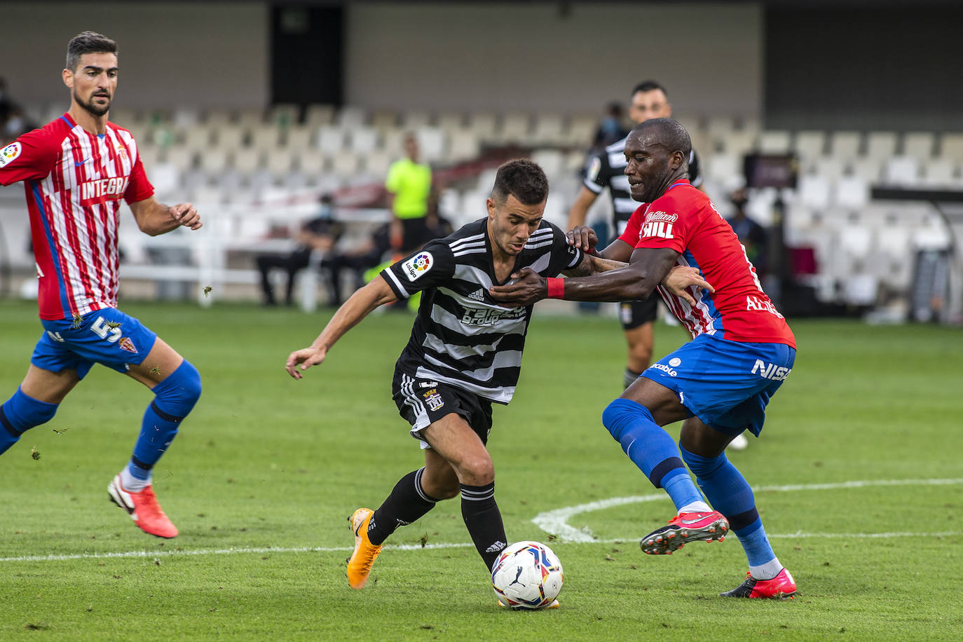 Fotos: Primer disgusto para un Efesé demasiado verde