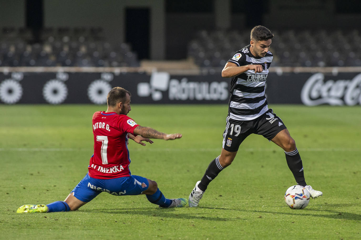 Fotos: Primer disgusto para un Efesé demasiado verde