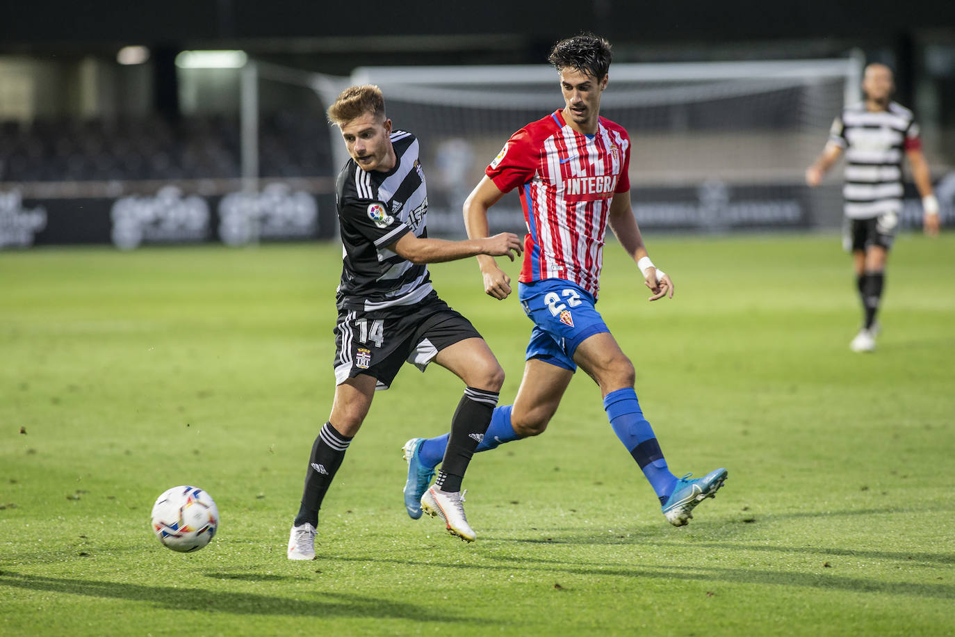 Fotos: Primer disgusto para un Efesé demasiado verde