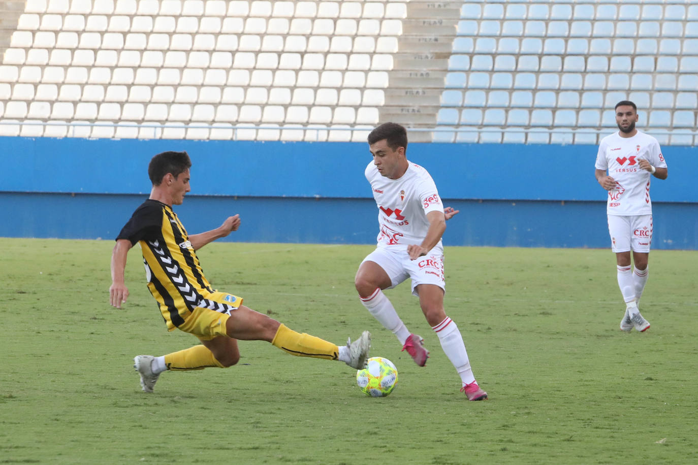 Fotos: El Lorca le da otro toque de atención al Real Murcia