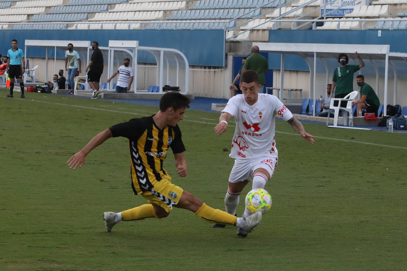 Fotos: El Lorca le da otro toque de atención al Real Murcia