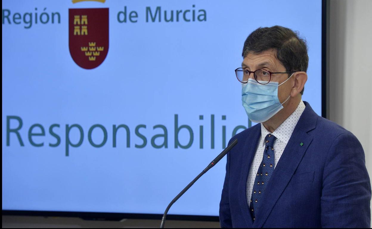 El consejero de Salud, Manuel Villegas, en una fotografía de archivo.