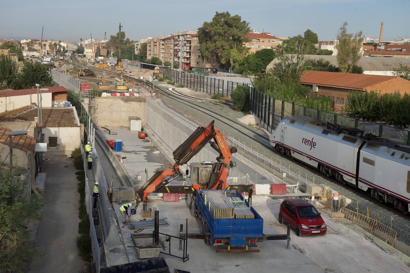 Fotos: Montan la vía para abrir el soterramiento en Murcia