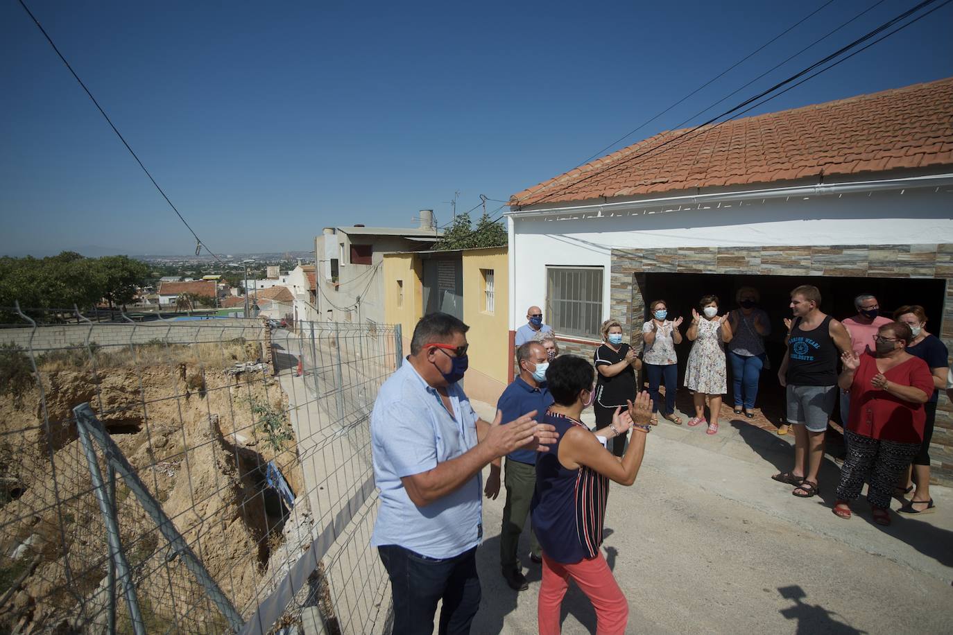 Fotos: Vecinos de Torreagüera claman por el retraso en unas «obras urgentes»