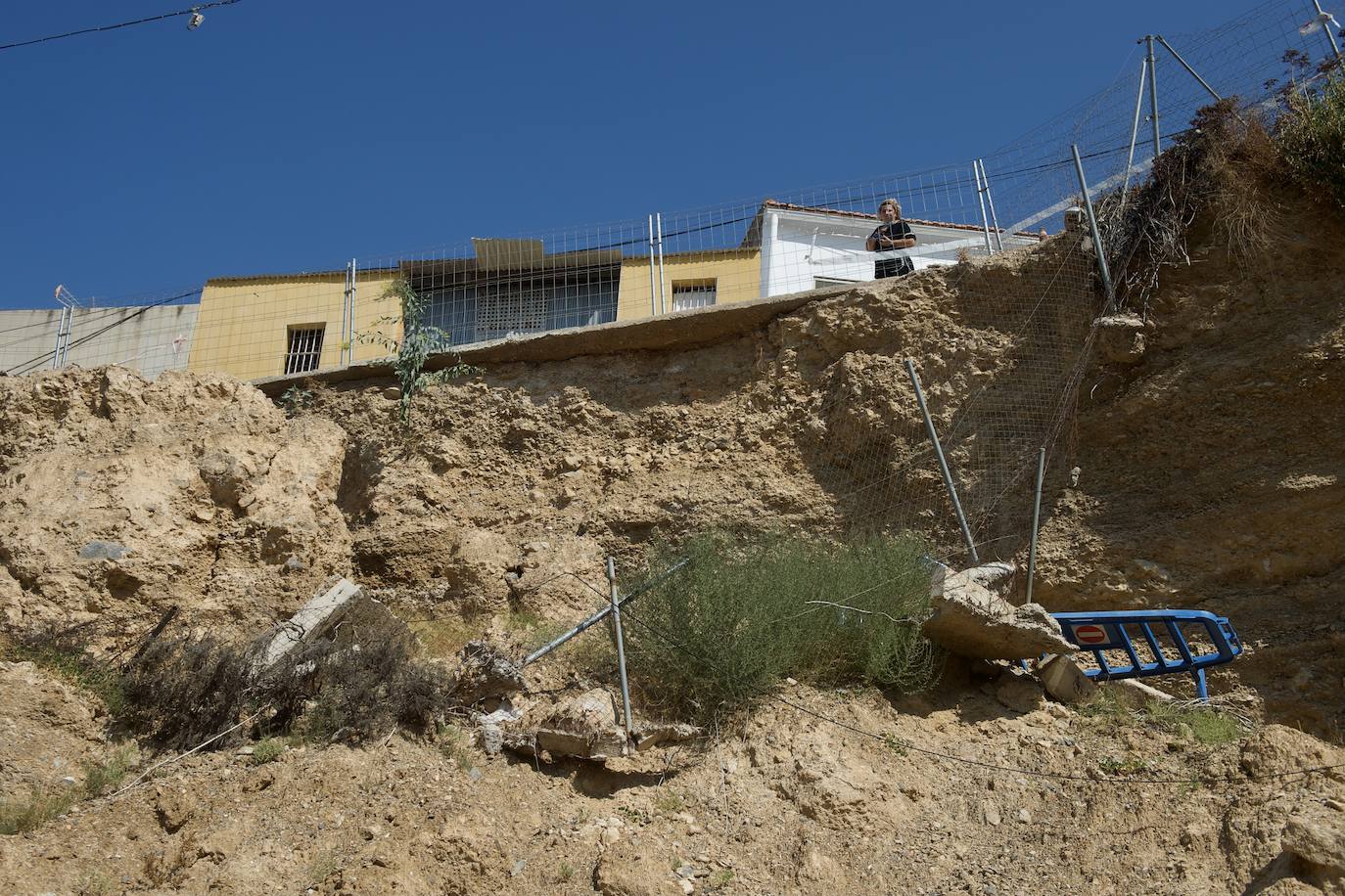 Fotos: Vecinos de Torreagüera claman por el retraso en unas «obras urgentes»