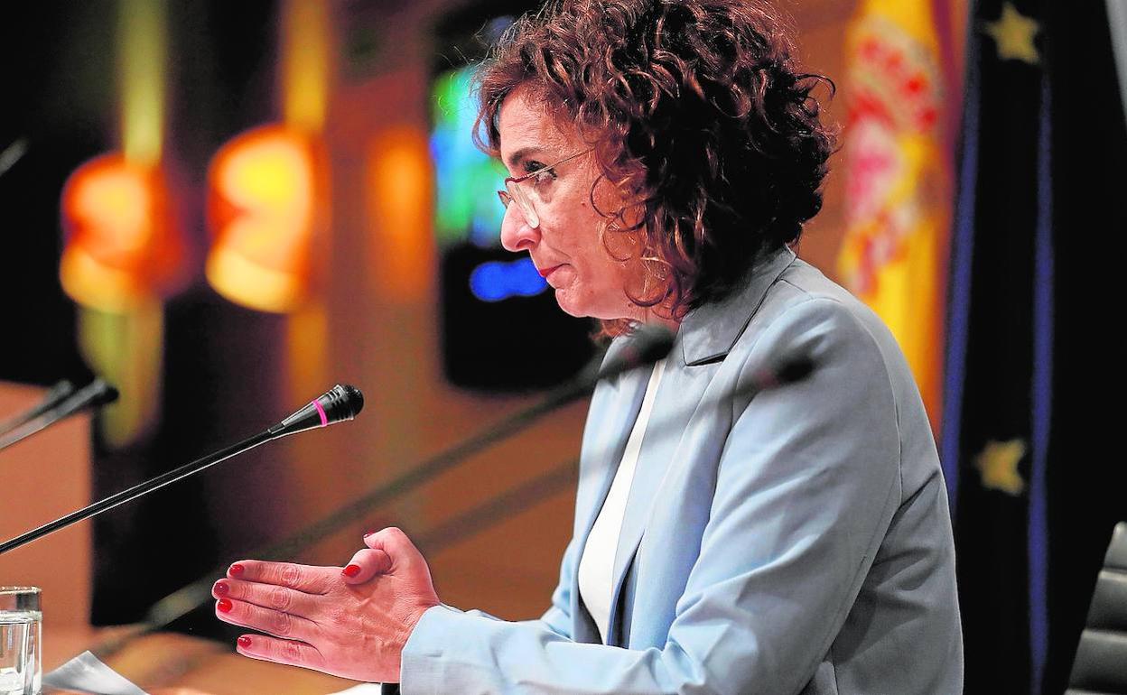 María Jesús Montero, ministra de Hacienda, ayer en la rueda de prensa tras el Consejo de Política Financiera y Fiscal.