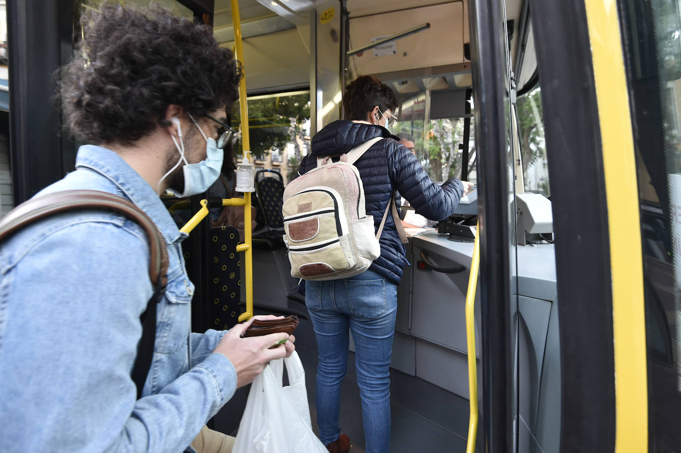 Fotos: Manifestación de los trabajadores de Latbus en Murcia