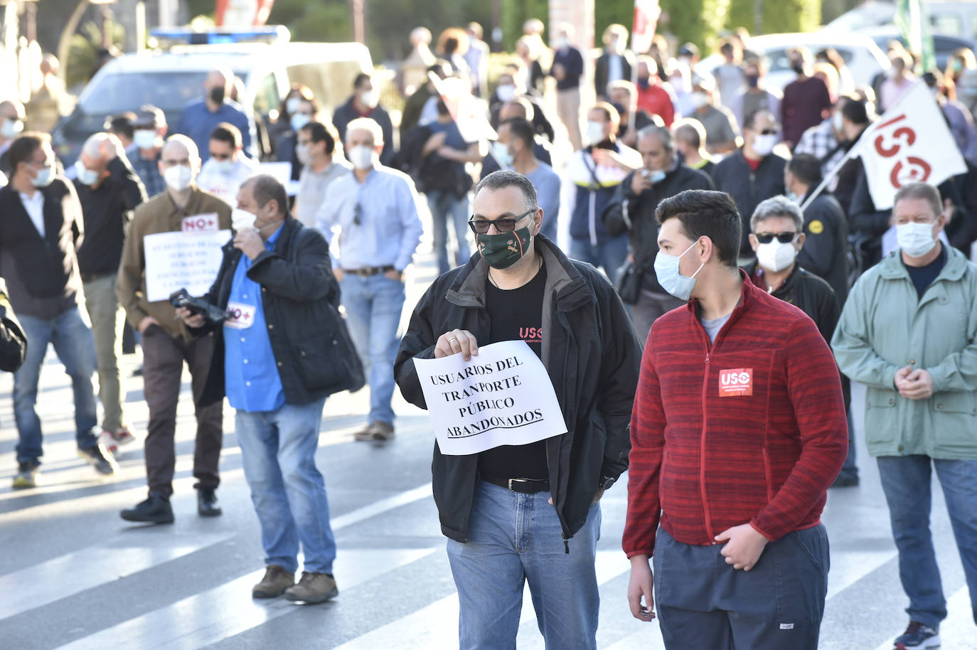 Fotos: Manifestación de los trabajadores de Latbus en Murcia