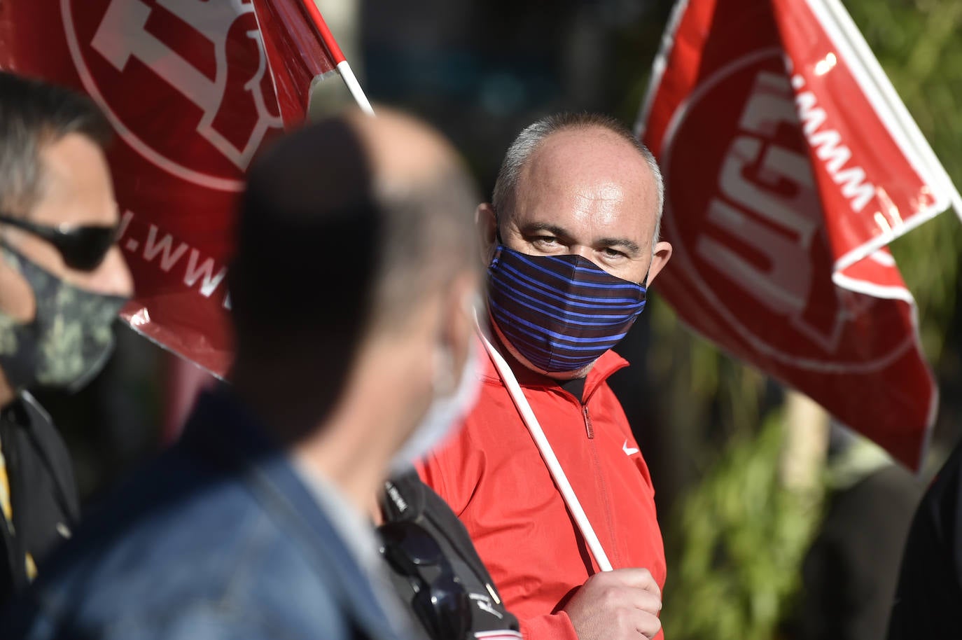 Fotos: Manifestación de los trabajadores de Latbus en Murcia