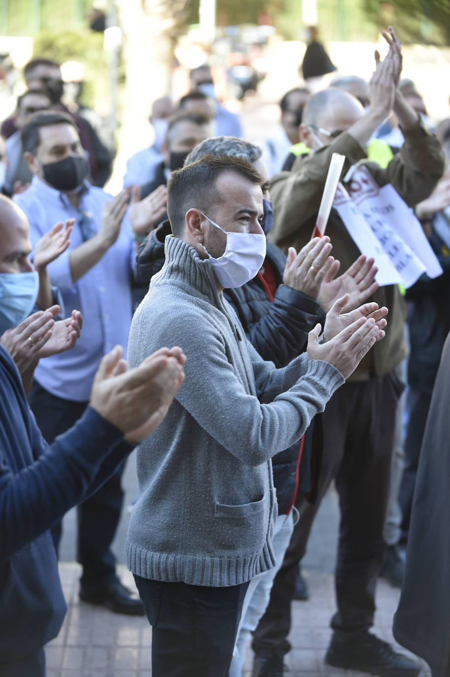 Fotos: Manifestación de los trabajadores de Latbus en Murcia