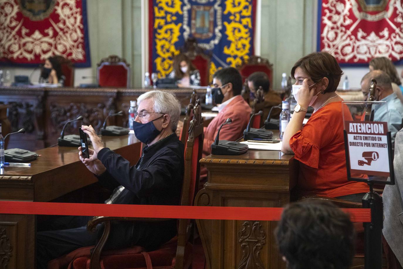Fotos: Los vecinos de La Aljorra exigen más medios sanitarios y «vigilar» las emisiones de Sabic