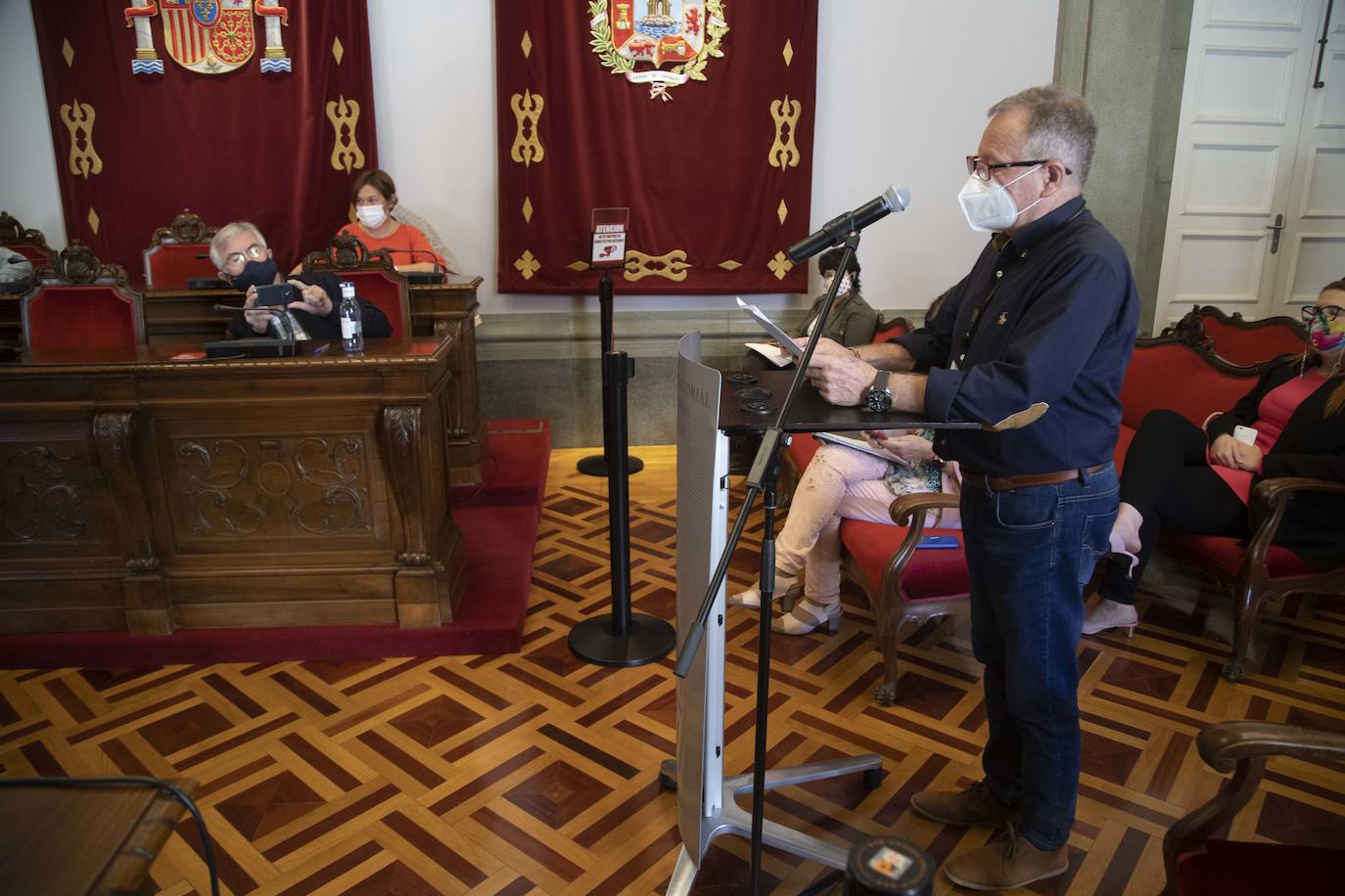 Fotos: Los vecinos de La Aljorra exigen más medios sanitarios y «vigilar» las emisiones de Sabic