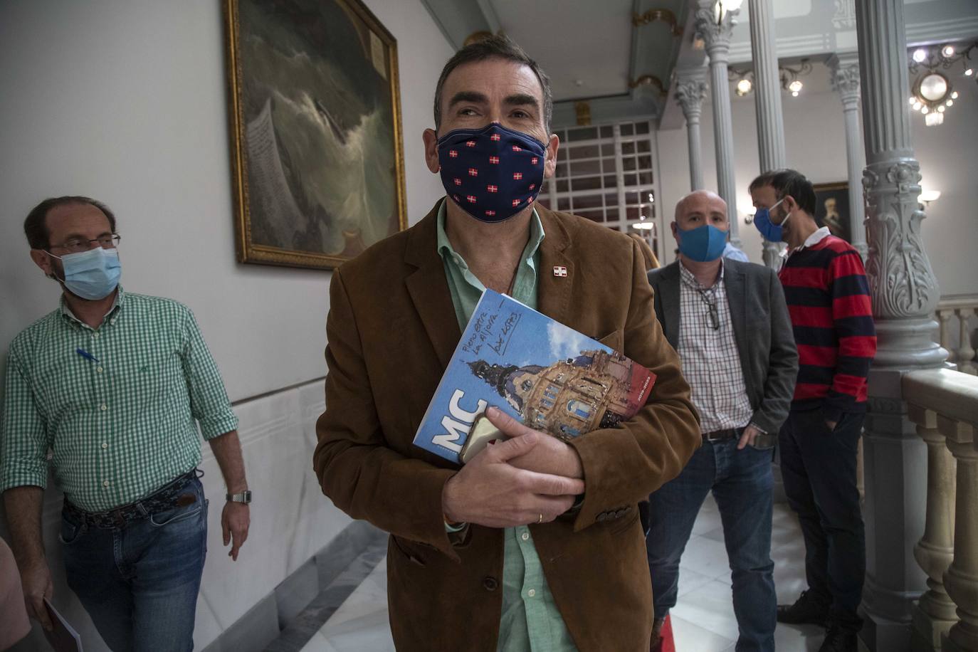 Fotos: Los vecinos de La Aljorra exigen más medios sanitarios y «vigilar» las emisiones de Sabic