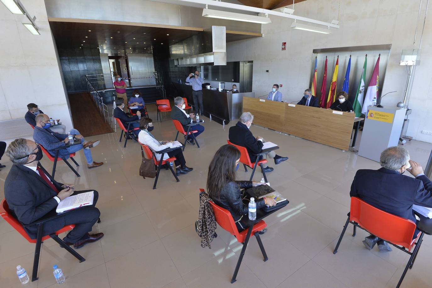 Fotos: Los intereses territoriales dividen el voto del PSOE y PP sobre el acuífero