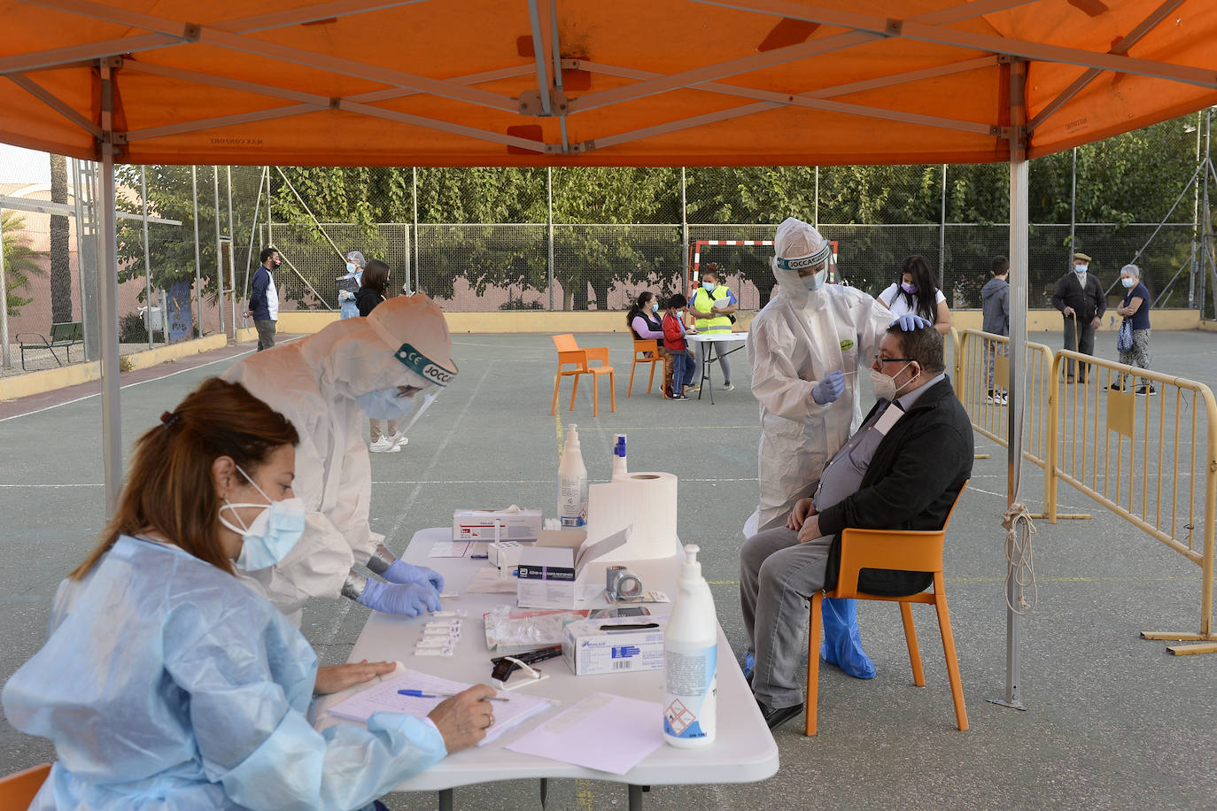 Fotos: A la caza del virus en Totana