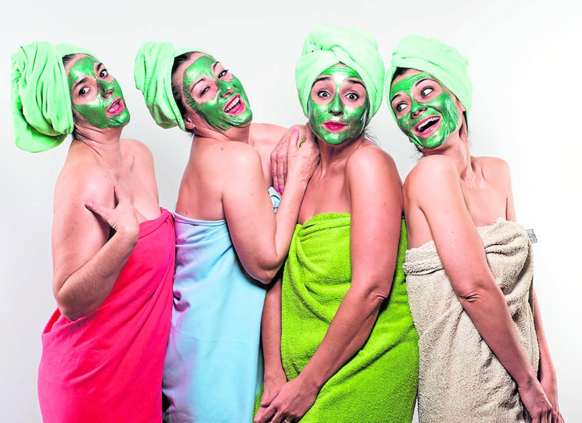 Las actrices Susi Espín, Inmaculada Rufete, Rocío Bernal y Eva Torres, protagonistas de 'Despedida de casada'.