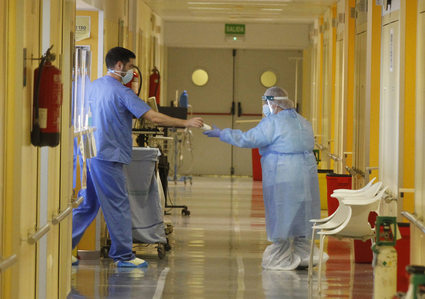 Fotos: Lucha contra la Covid en el hospital Reina Sofía de Murcia