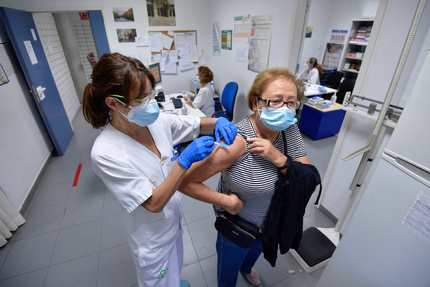 Fotos: Los centros de salud se quedan sin dosis de la vacuna de la gripe ante la alta demanda