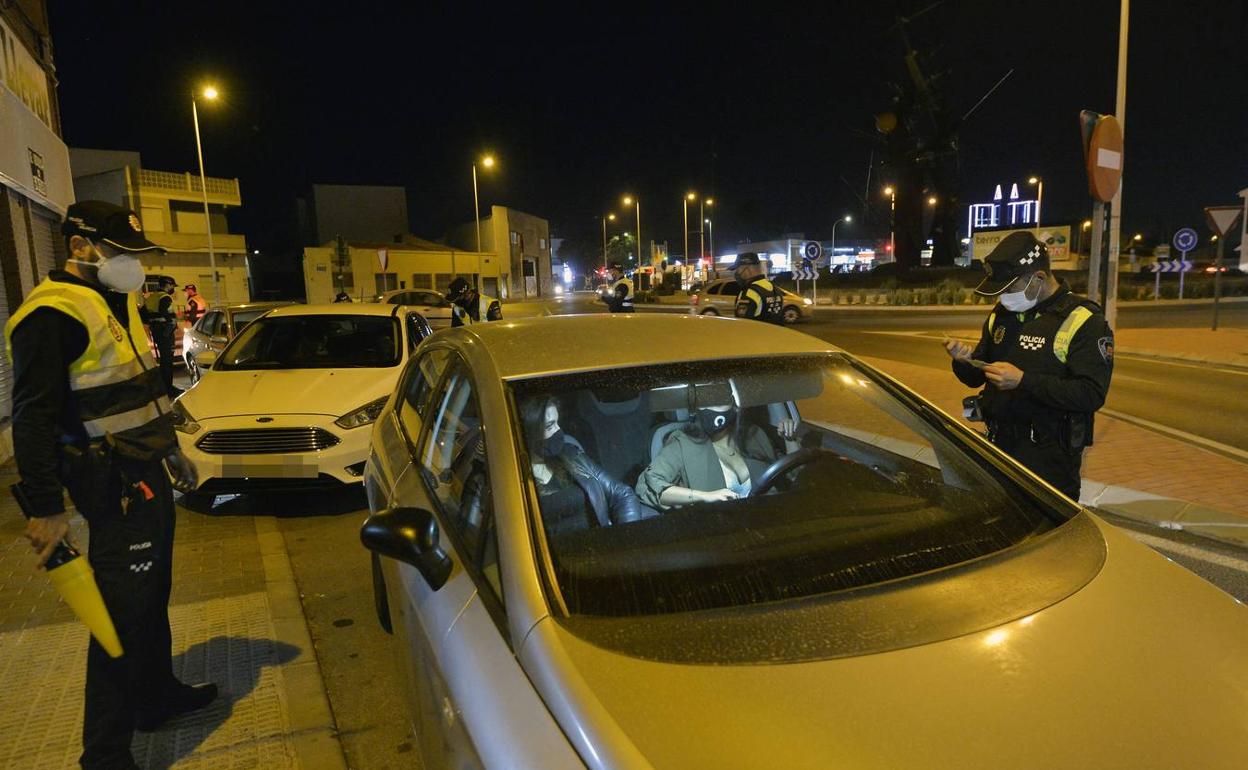Controles de la Policía Local de Murcia, el pasado fin de semana.
