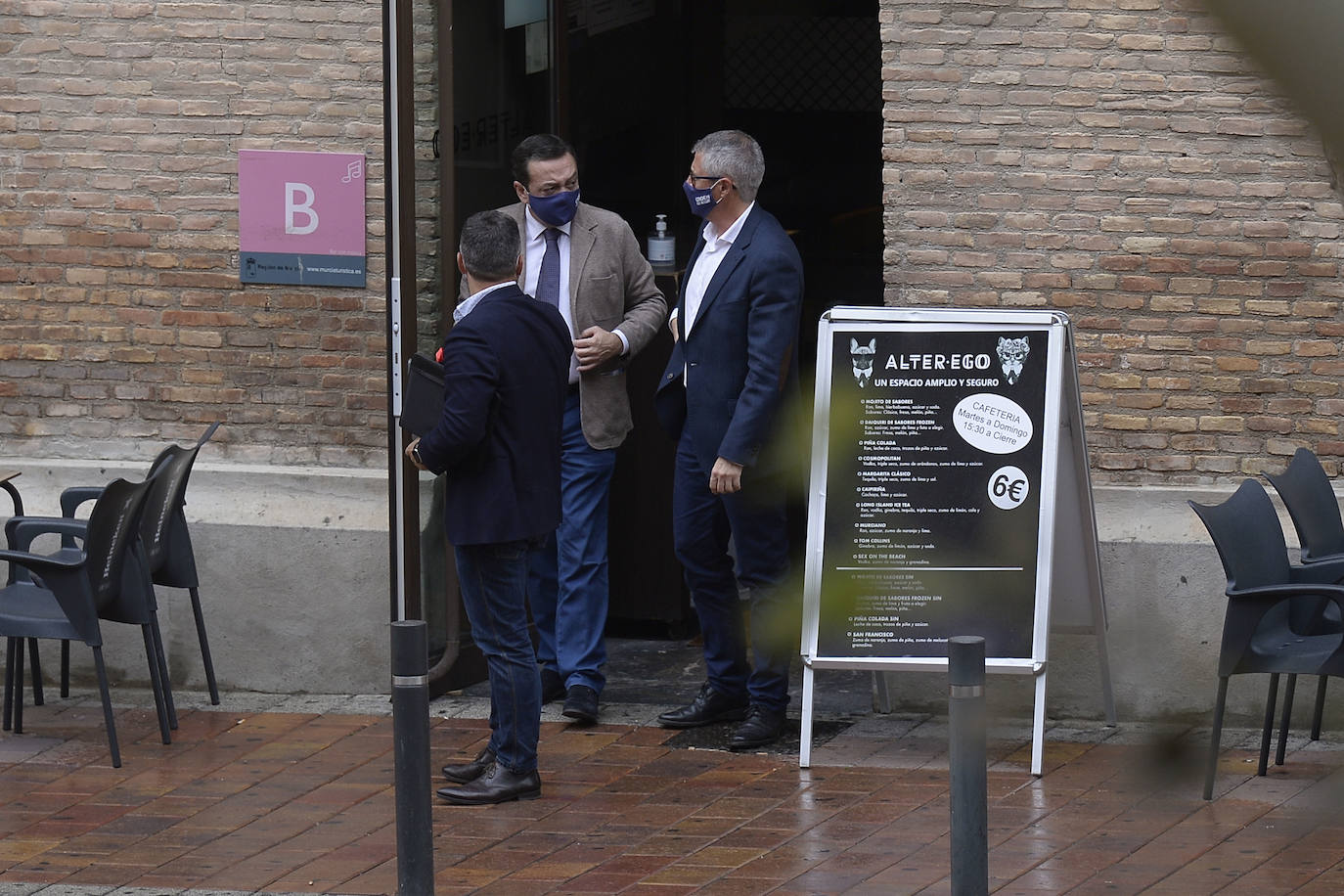 Fotos: Gobierno y empresarios de Murcia negocian ayudas por el cierre de la hostelería