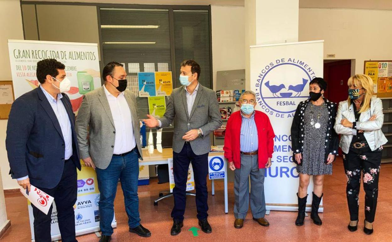 Presentación de la nueva campaña de recogida de alimentos de la Junta Municipal Vistalegre-La Flota. 