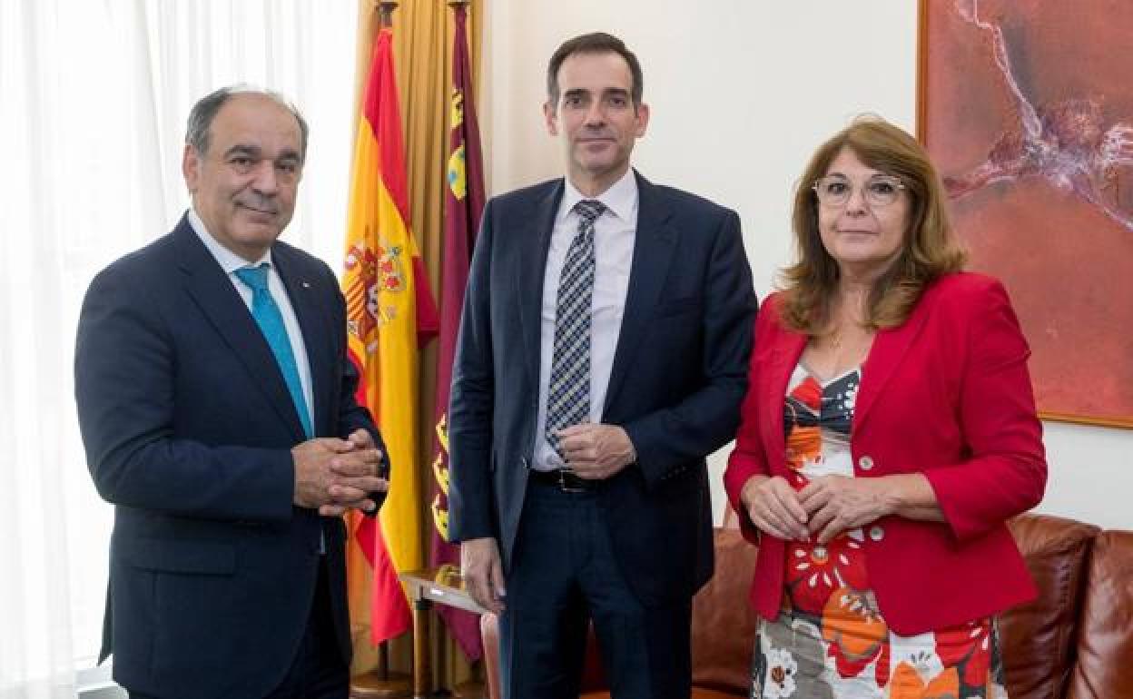 Representantes de Vox Murcia, Francisco José Carrera, Juan José Liarte y María Isabel Campuzano.