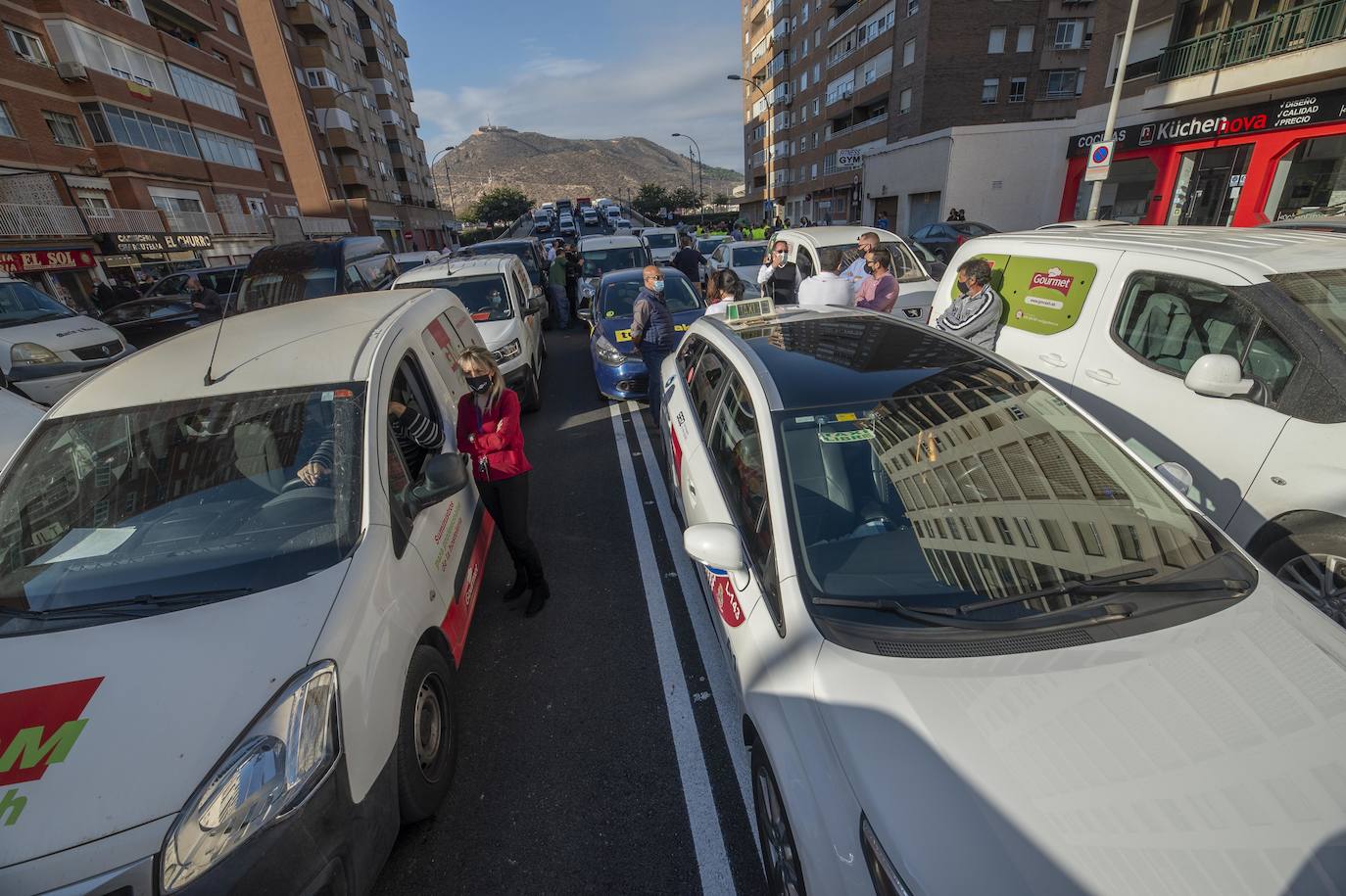 Fotos: Manifestación de hosteleros por las calles de Cartagena hasta la Asamblea Regional