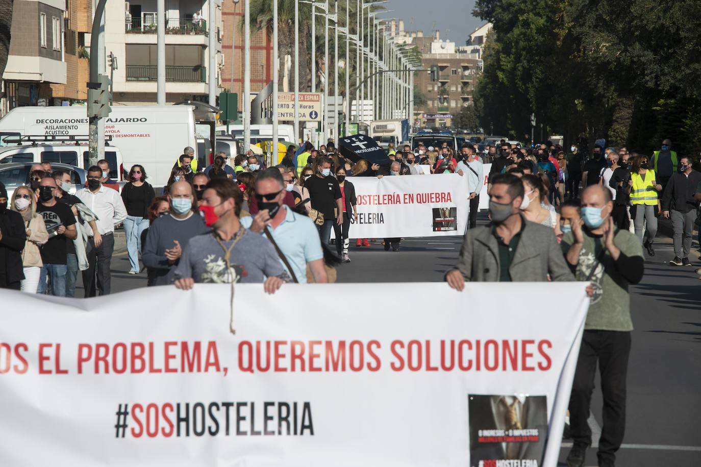 Fotos: Manifestación de hosteleros por las calles de Cartagena hasta la Asamblea Regional