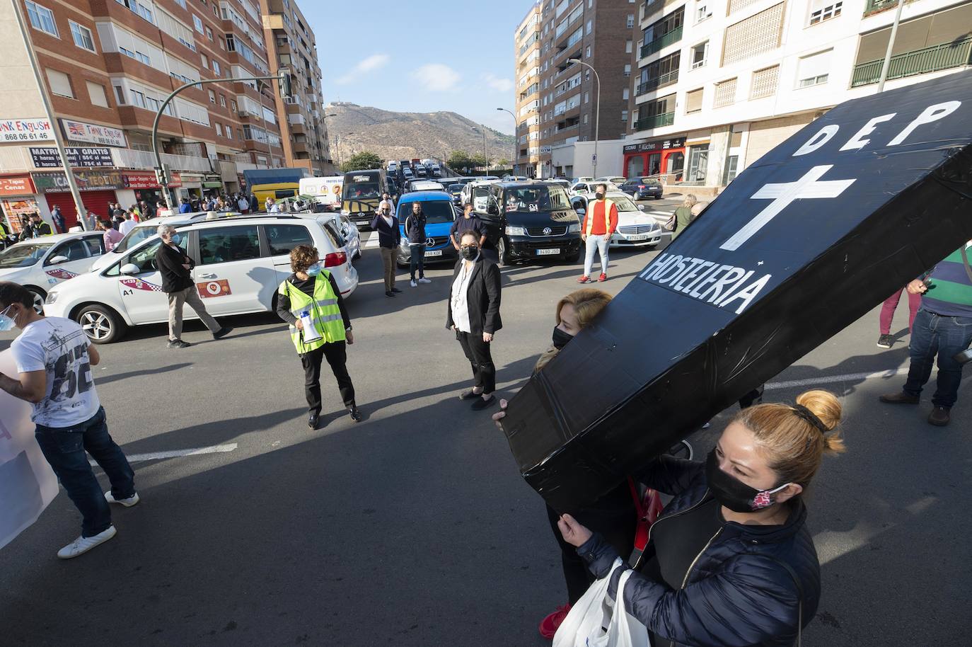 Fotos: Manifestación de hosteleros por las calles de Cartagena hasta la Asamblea Regional