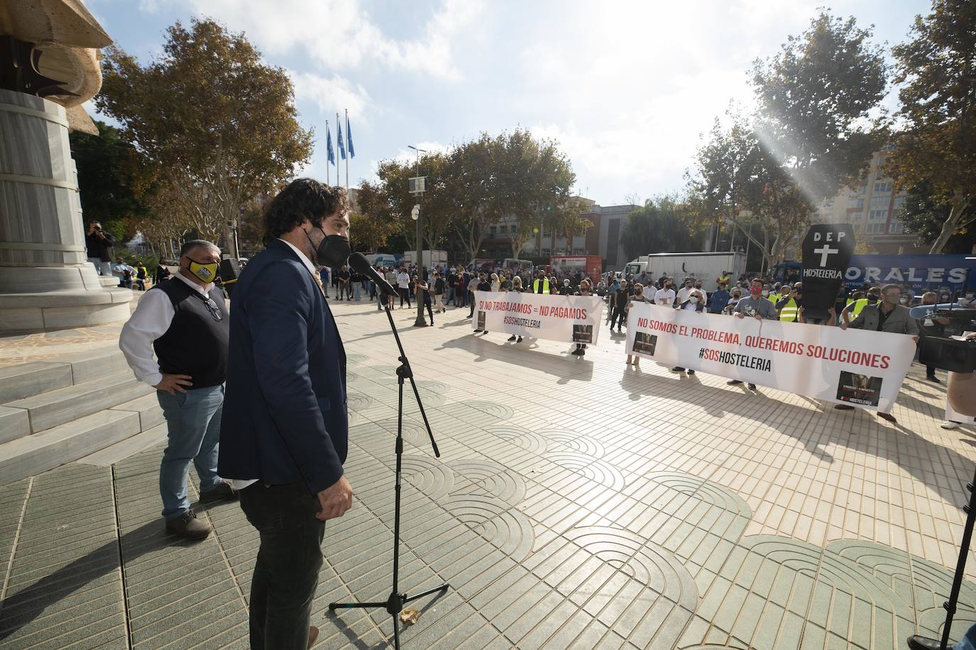 Fotos: Manifestación de hosteleros por las calles de Cartagena hasta la Asamblea Regional