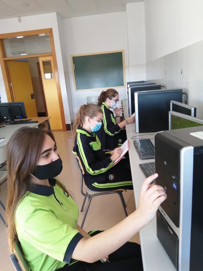 Periodistas del equipo Palabras de Chocolate del colegio San Pedro Apóstol de San Pedro del Pinatar