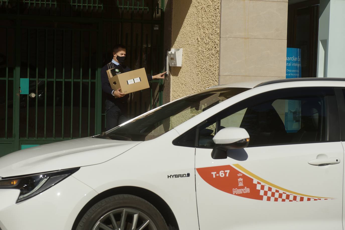 Fotos: Los taxistas de Murcia repartirán pedidos de bares y restaurantes