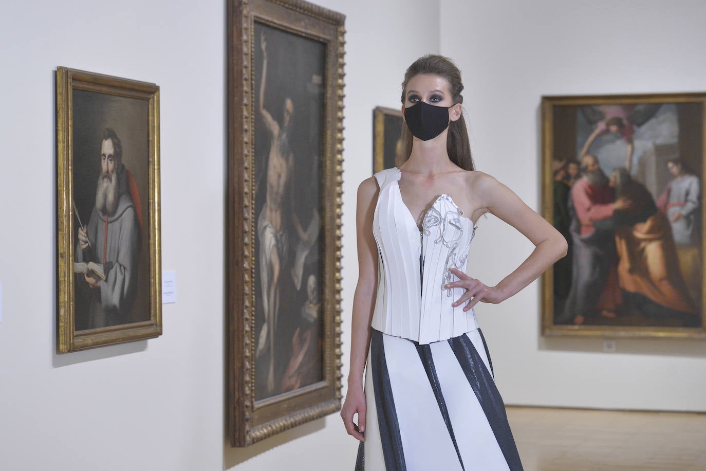 Fotos: Desfile &#039;Caprichos del Barroco&#039; en el Mubam