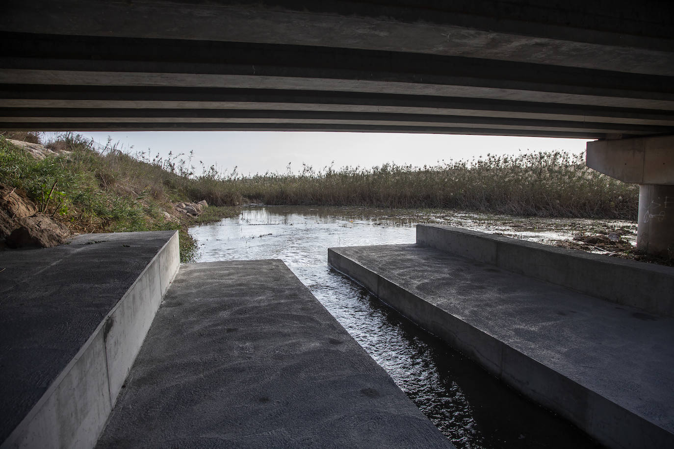 Fotos: El Albujón lleva 21 días vertiendo al Mar Menor debido a una rotura
