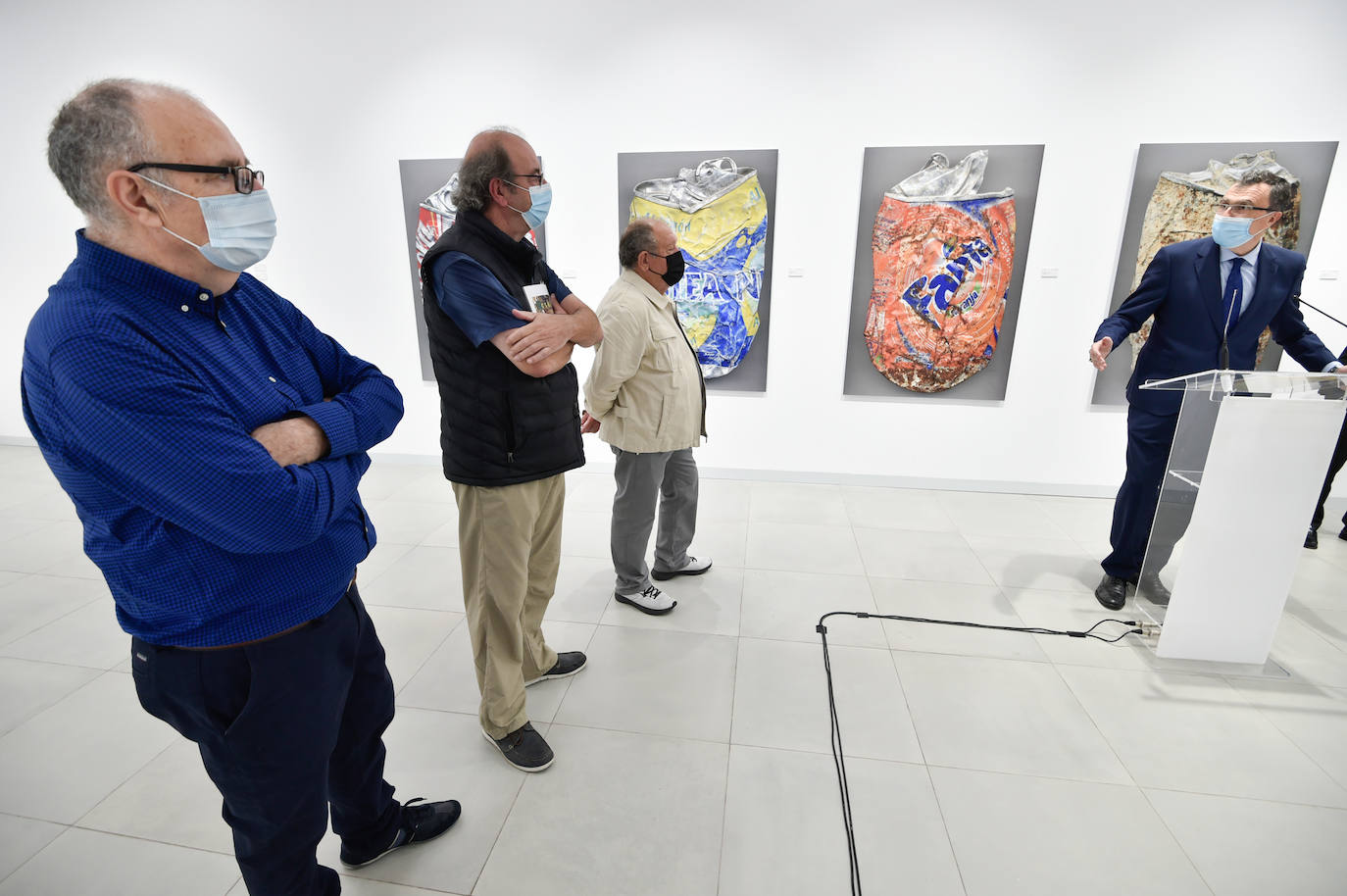 Inauguración de la exposición 1952-1955 en la planta baja de la Casa Consistorial de Murcia, la llamada Sala de La Glorieta