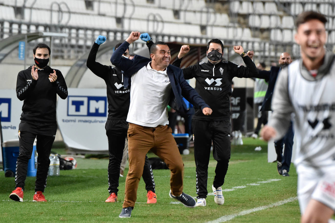 Fotos: El triunfo grana ante el Linares Deportivo, en imágenes