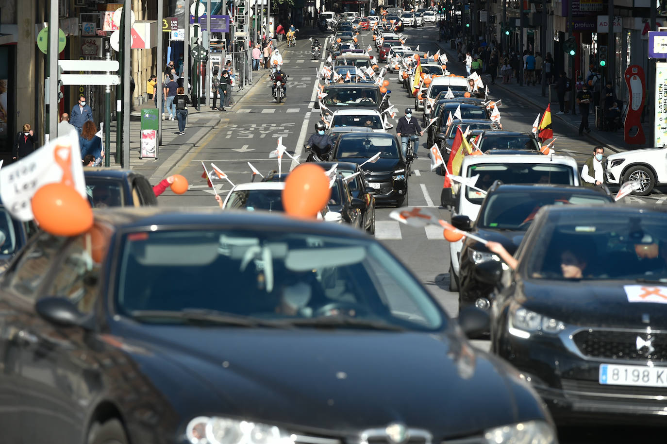 Fotos: La &#039;marea naranja&#039; recorre el centro de Murcia contra la &#039;ley Celaá&#039;
