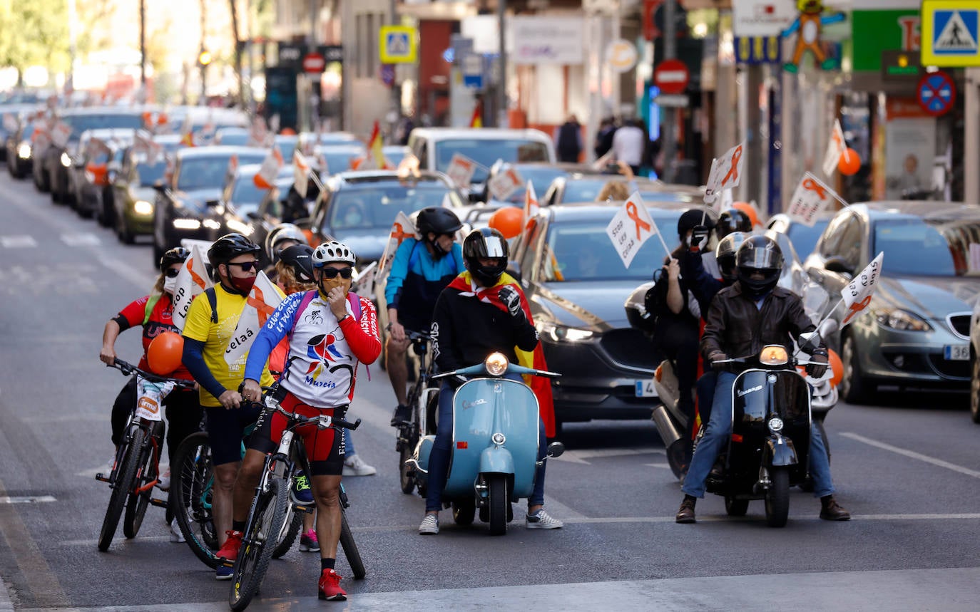 Fotos: La &#039;marea naranja&#039; recorre el centro de Murcia contra la &#039;ley Celaá&#039;