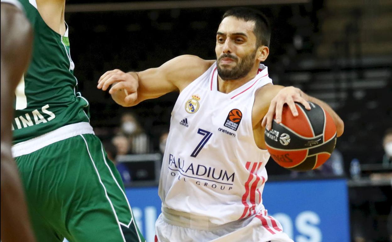 Campazzo, en un partido con el Real Madrid. 