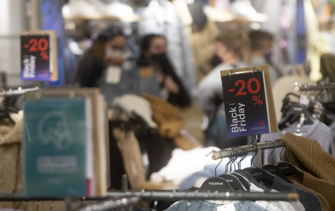 Fotos: Viernes negro en las tiendas de Murcia y Cartagena