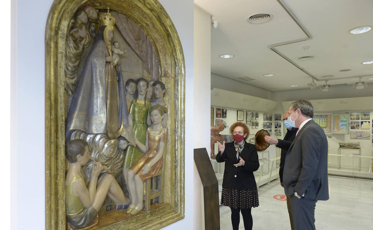 El retablo de la 'Virgen de la Fuensanta con niños cantores' de Antonio Campillo en el Museo de la Ciudad. 