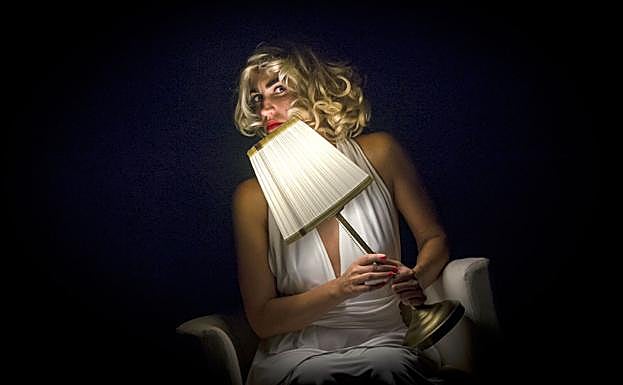 La murciana Aurora Briz caracterizada como Marilyn Monroe en una sesión fotográfica realizada por Aitor Vinagret para su obra 'Ella'.