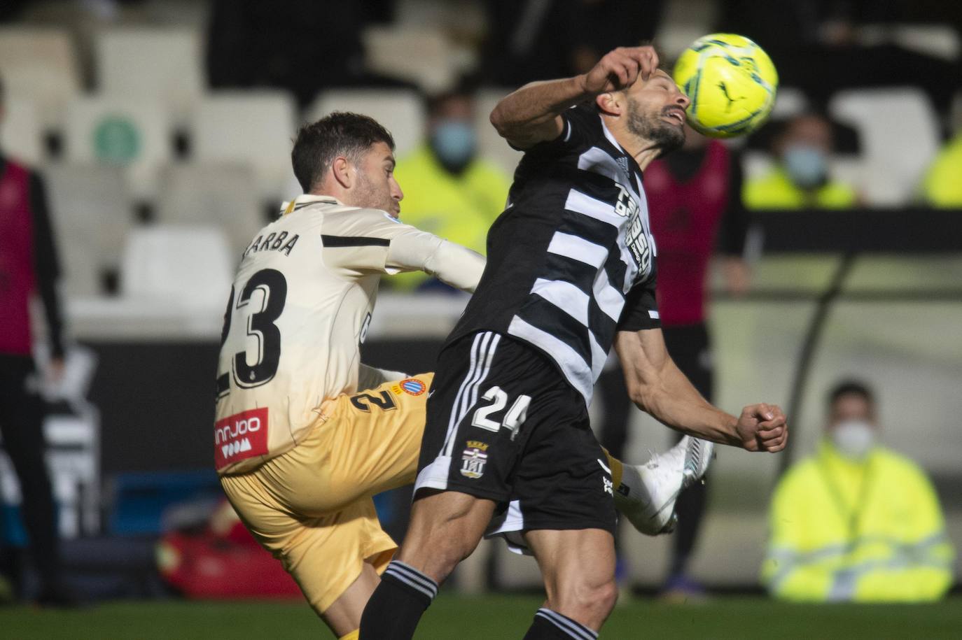 Fotos: El Cartagena tira el trabajo por la borda