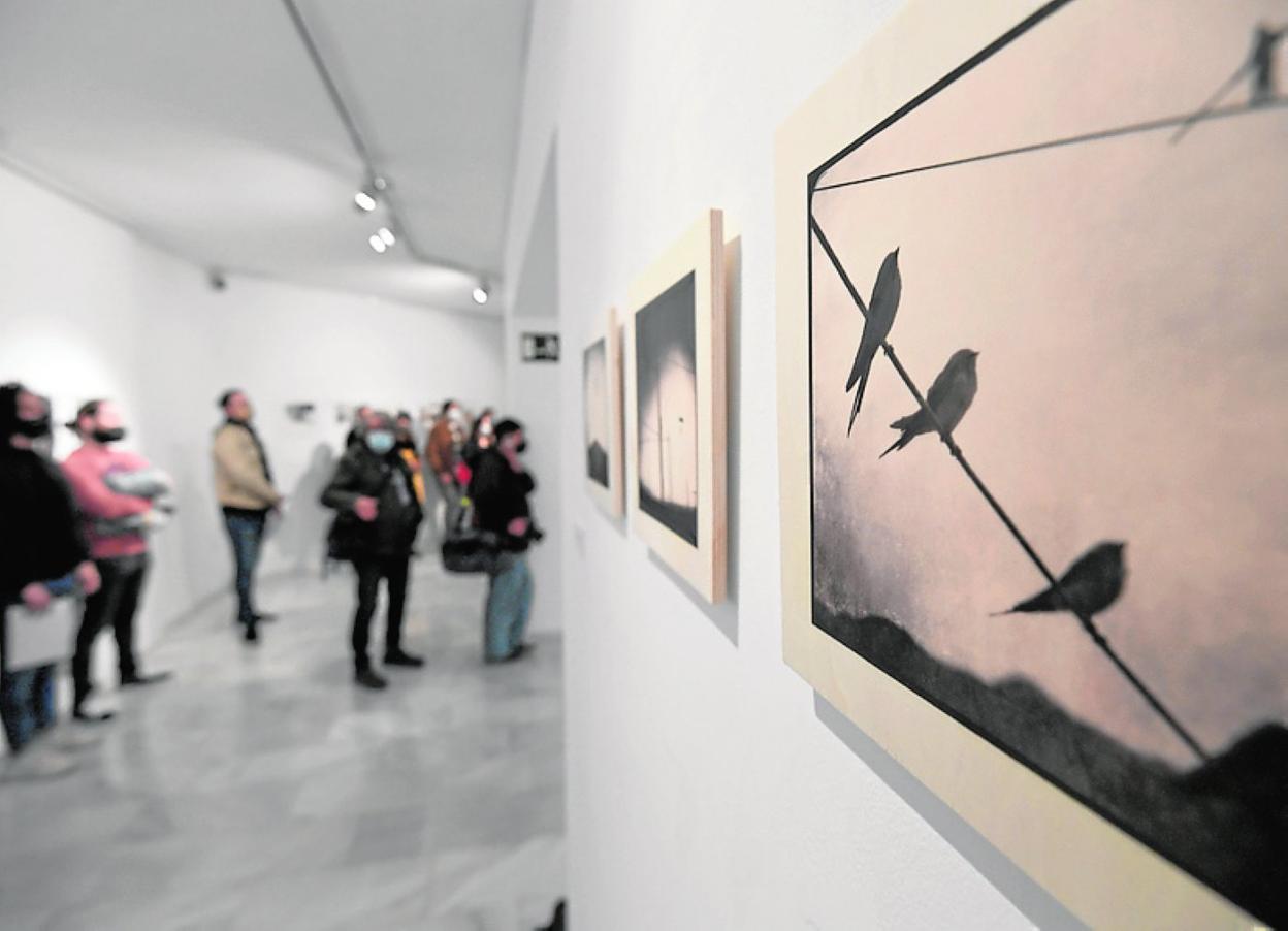 Un detalle de la exposición durante su inauguración. 